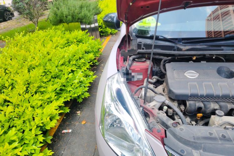 Used Nissan Tiida 2011 1.6L CVT Smart Version Engine Bay Right