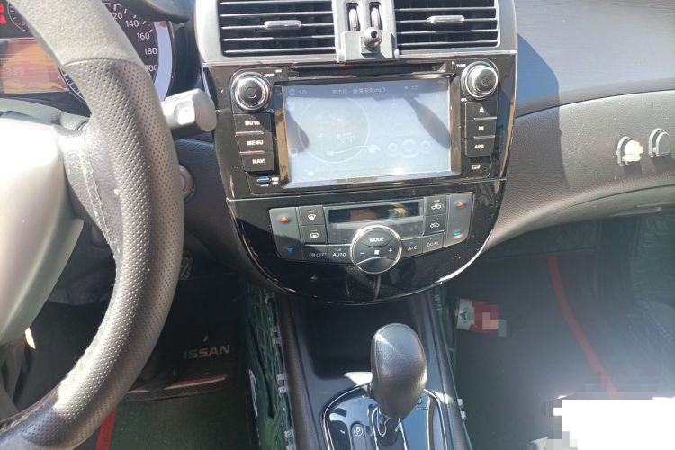 Used Nissan Tiida 2011 1.6L CVT Smart Version Audio And AC Panel
