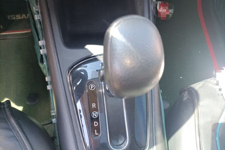 Used Nissan Tiida 2011 1.6L CVT Smart Version Gear Lever