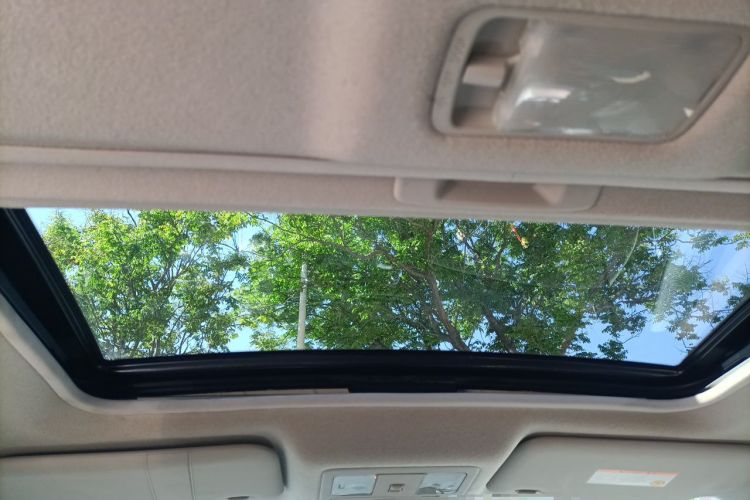 Used Nissan Tiida 2011 1.6L CVT Smart Version Headliner