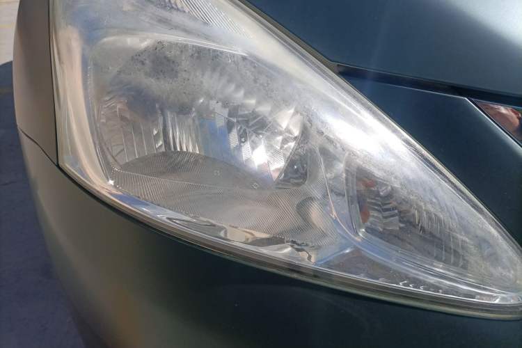 Used Nissan Tiida 2011 1.6L CVT Smart Version Right Front Headlight