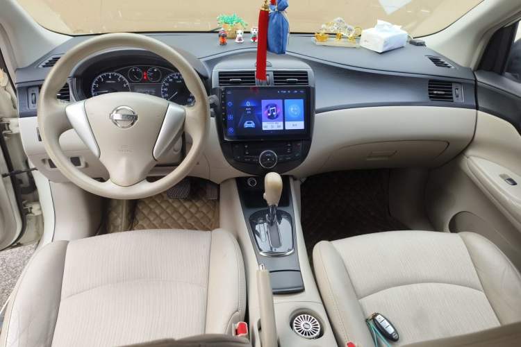Used Nissan Tiida 2011 1.6L CVT Smart Version Center Console
