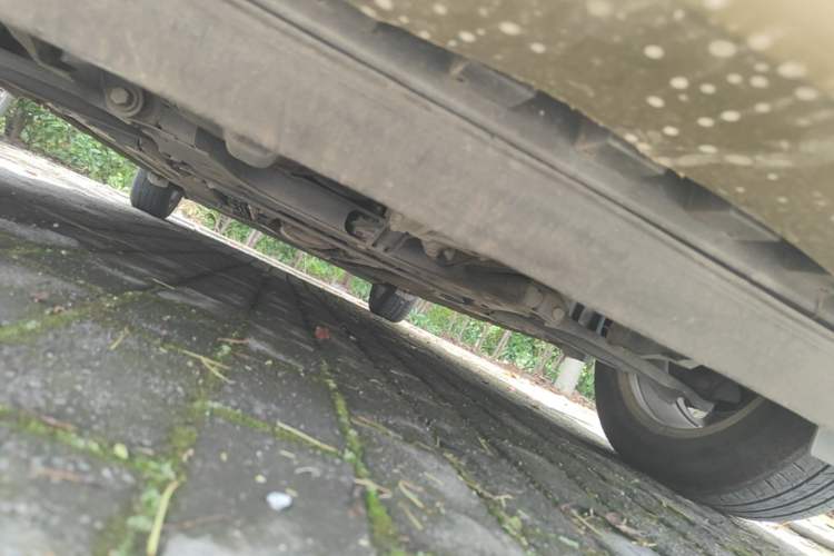 Used Nissan Tiida 2011 1.6L Manual Comfort Edition Chassis Rear Right