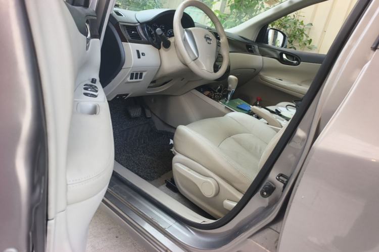 Used Nissan Tiida 2011 1.6L CVT Luxury Edition Driver Seat