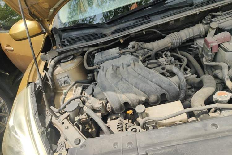Used Nissan Tiida 2011 1.6L Manual Comfort Edition Engine Bay Right