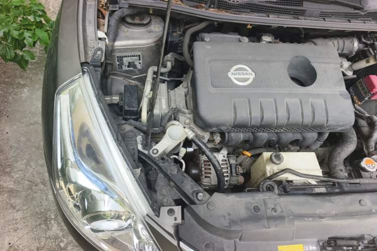 Used Nissan Tiida 2011 1.6L CVT Luxury Edition Engine Bay Right
