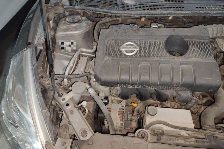 Used Nissan Tiida 2011 1.6L Manual Smart Version Engine Bay Right