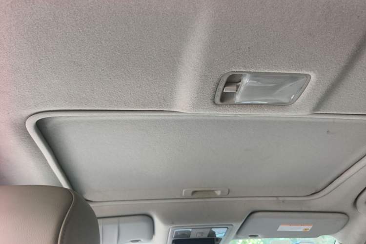 Used Nissan Tiida 2011 1.6L CVT Luxury Edition Headliner