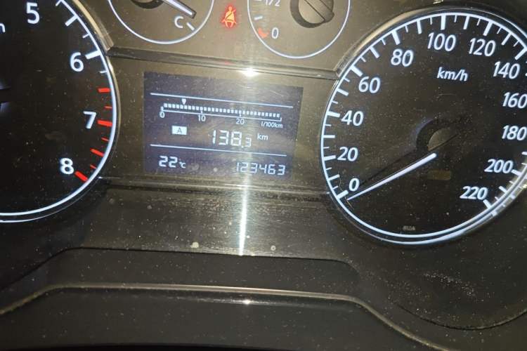 Used Nissan Tiida 2011 1.6L Manual Smart Version Odometer Close Up
