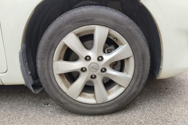Used Nissan Tiida 2011 1.6L CVT Smart Version Right Front Wheel Hub