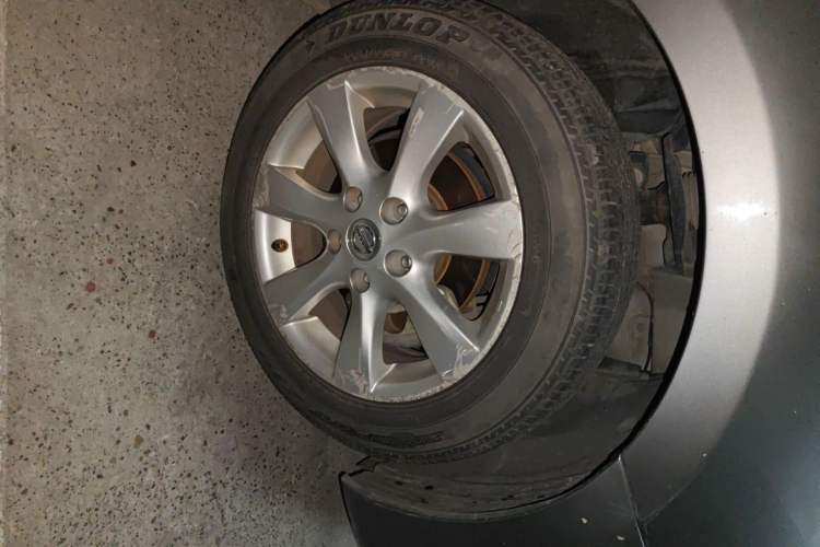 Used Nissan Tiida 2011 1.6L Manual Smart Version Right Front Wheel Hub