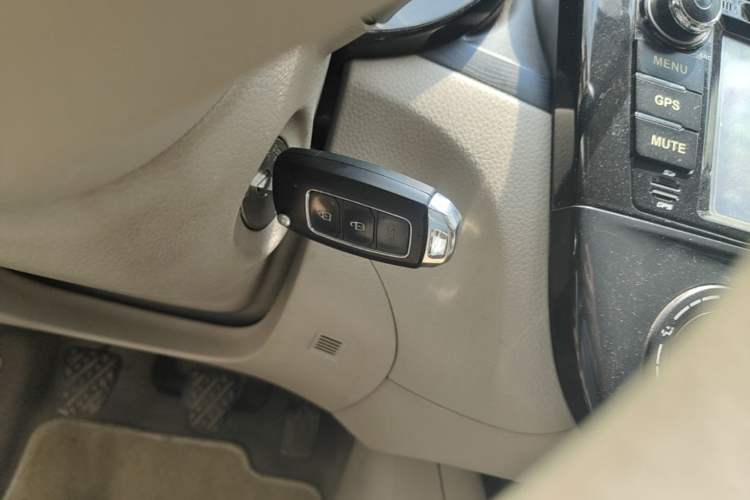 Used Nissan Tiida 2011 1.6L Manual Comfort Edition Vehicle Key