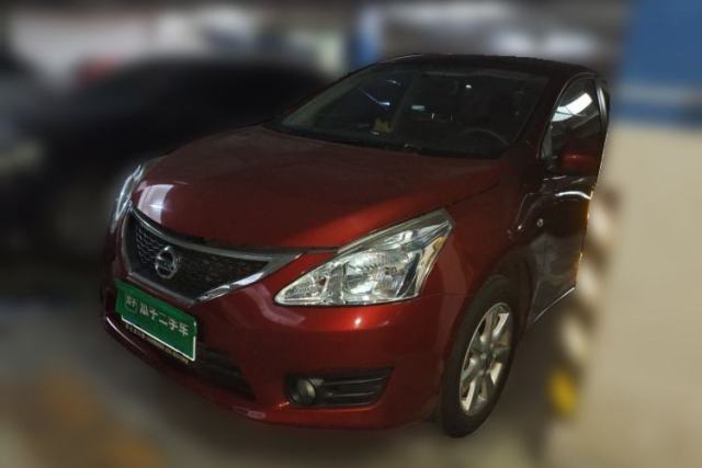 Ojetý Nissan Tiida 2011 1.6L CVT Smart Version