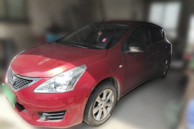 Ojetý Nissan Tiida 2011 1.6L CVT Smart Version