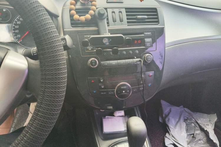 Used Nissan Tiida 2011 1.6T M-CVT Dynamic Edition Audio And AC Panel