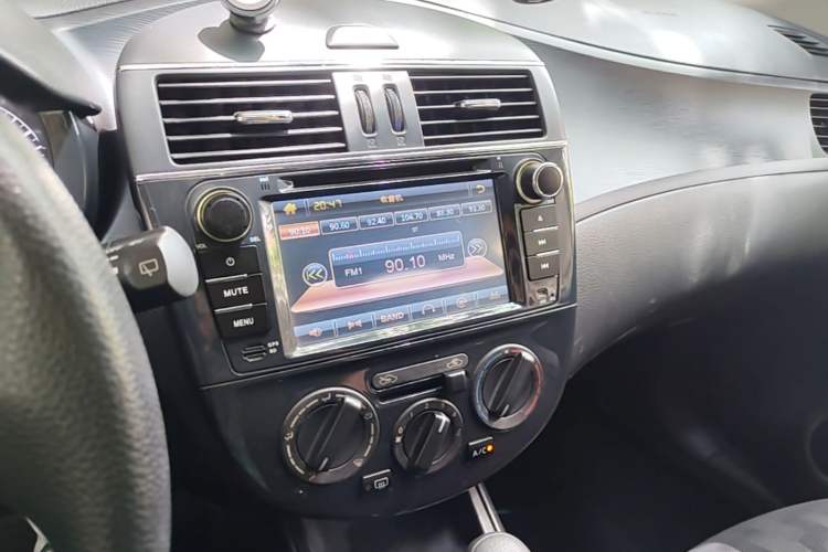Used Nissan Tiida 2011 1.6L CVT Comfort Model Audio And AC Panel