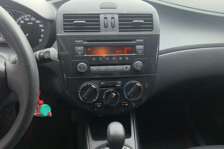 Used Nissan Tiida 2011 1.6L CVT Comfort Model Audio And AC Panel
