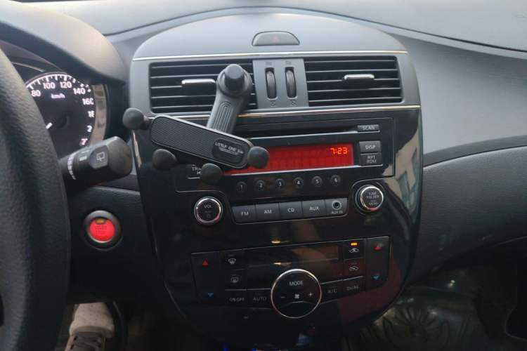 Used Nissan Tiida 2011 1.6L CVT Smart Version Audio And AC Panel