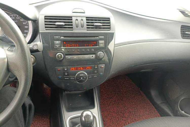 Used Nissan Tiida 2011 1.6L Manual Smart Version Audio And AC Panel