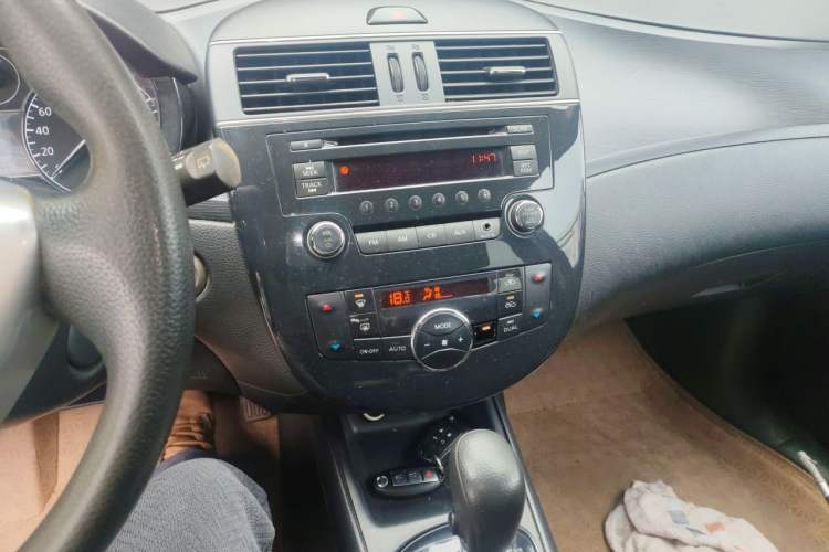 Used Nissan Tiida 2011 1.6L CVT Smart Version Audio And AC Panel