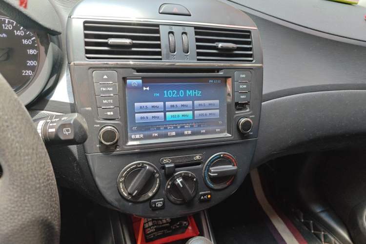 Used Nissan Tiida 2011 1.6L CVT Comfort Model Audio And AC Panel