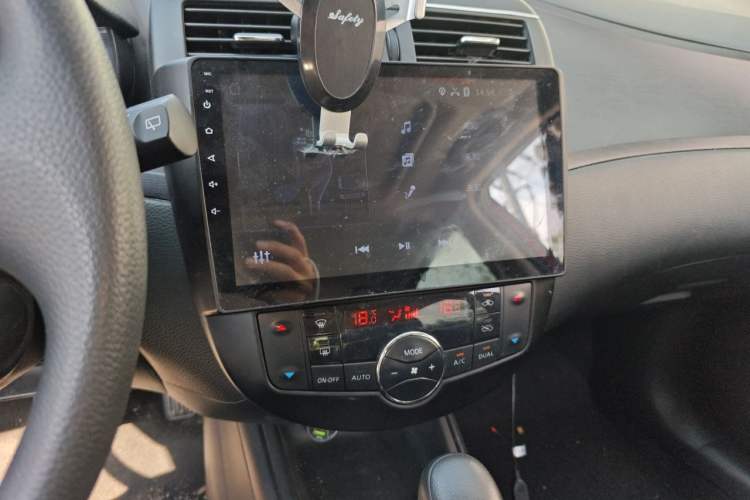 Used Nissan Tiida 2011 1.6L CVT Smart Version Audio And AC Panel