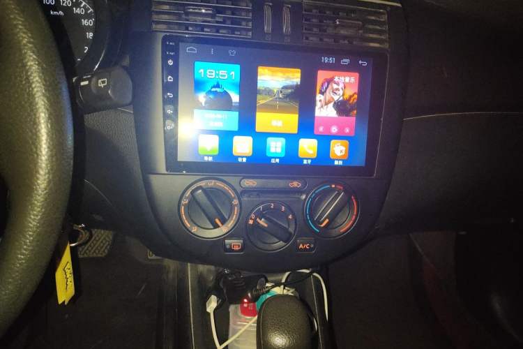 Used Nissan Tiida 2011 1.6L CVT Comfort Model Audio And AC Panel