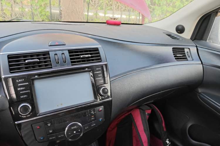 Used Nissan Tiida 2011 1.6L CVT Smart Version Audio And AC Panel
