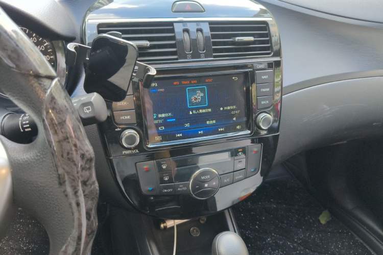 Used Nissan Tiida 2011 1.6L CVT Smart Version Audio And AC Panel