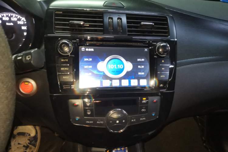 Used Nissan Tiida 2011 1.6L CVT Smart Version Audio And AC Panel