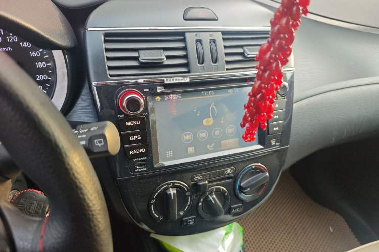 Used Nissan Tiida 2011 1.6L CVT Comfort Model Audio And AC Panel