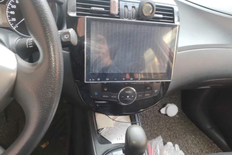 Used Nissan Tiida 2011 1.6L CVT Smart Version Audio And AC Panel