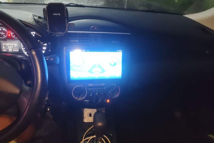 Used Nissan Tiida 2011 1.6L CVT Comfort Model Audio And AC Panel