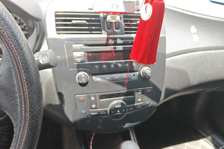 Used Nissan Tiida 2011 1.6L CVT Smart Version Audio And AC Panel