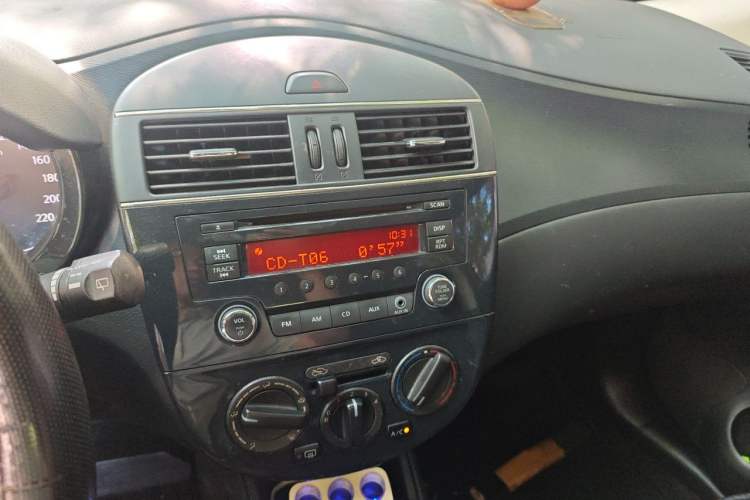 Used Nissan Tiida 2011 1.6L CVT Comfort Model Audio And AC Panel
