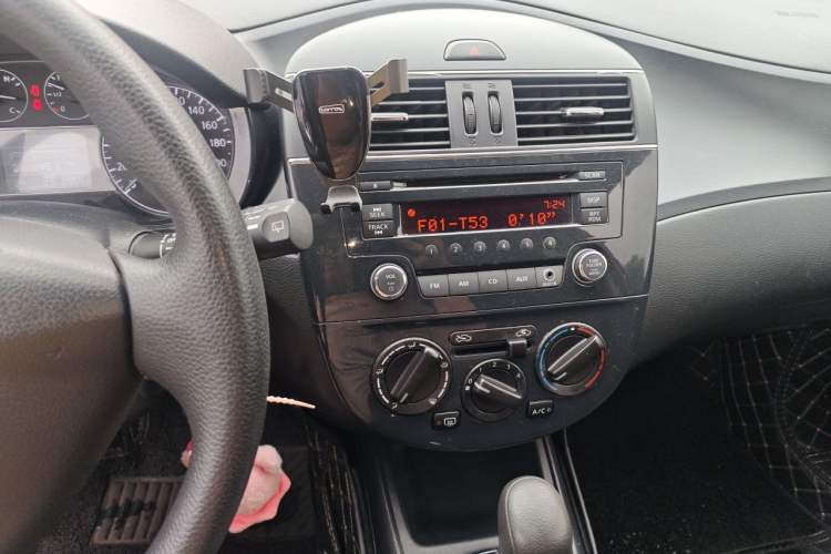 Used Nissan Tiida 2011 1.6L CVT Comfort Model Audio And AC Panel