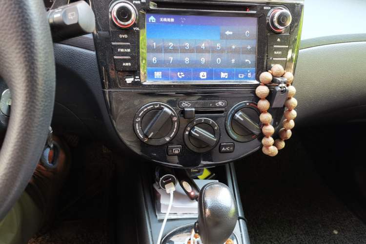 Used Nissan Tiida 2011 1.6L CVT Comfort Model Audio And AC Panel