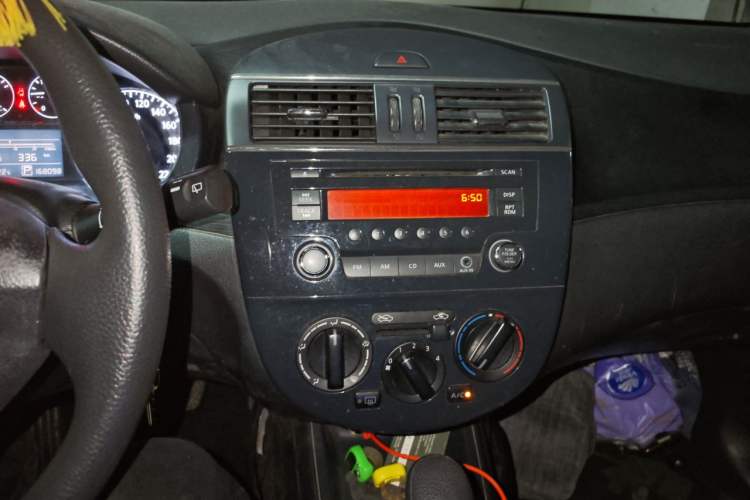 Used Nissan Tiida 2011 1.6L CVT Comfort Model Audio And AC Panel
