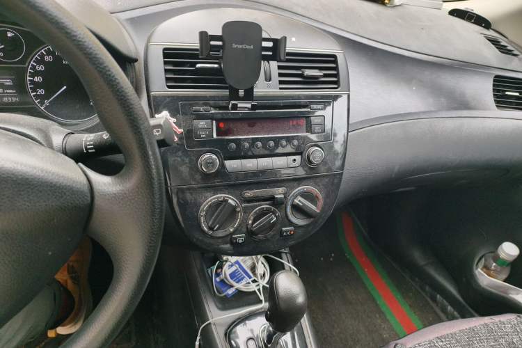 Used Nissan Tiida 2011 1.6L CVT Comfort Model Audio And AC Panel