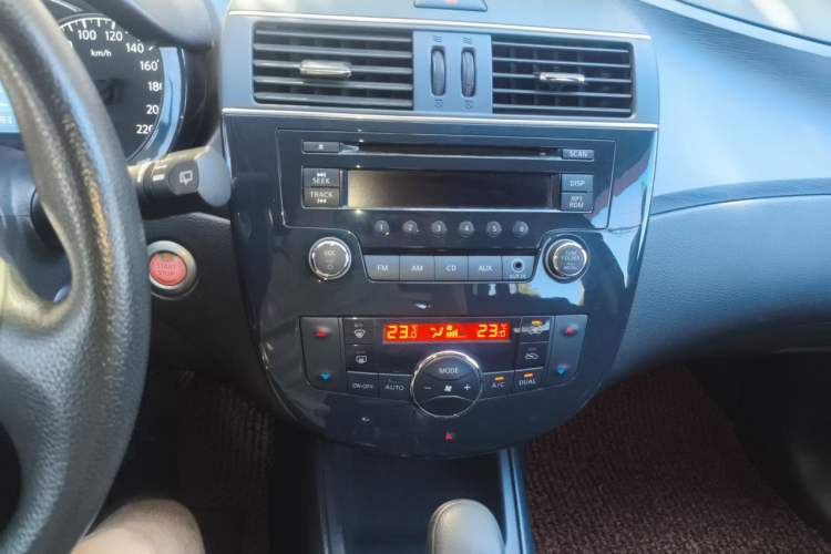 Used Nissan Tiida 2011 1.6L CVT Smart Version Audio And AC Panel