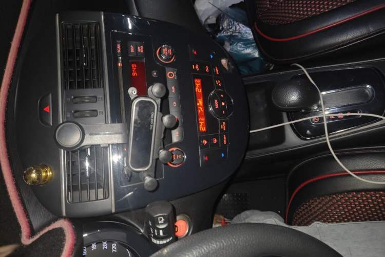 Used Nissan Tiida 2011 1.6L CVT Smart Version Audio And AC Panel