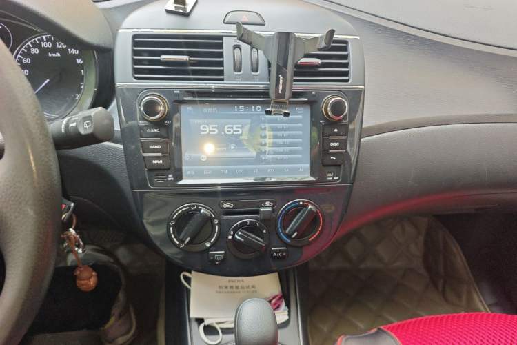 Used Nissan Tiida 2011 1.6L CVT Comfort Model Audio And AC Panel