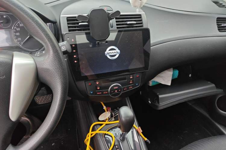Used Nissan Tiida 2011 1.6L CVT Smart Version Audio And AC Panel
