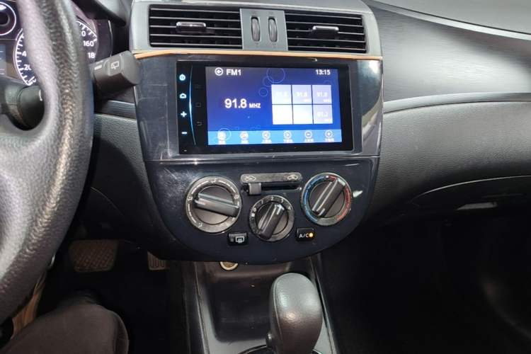 Used Nissan Tiida 2011 1.6L CVT Comfort Model Audio And AC Panel
