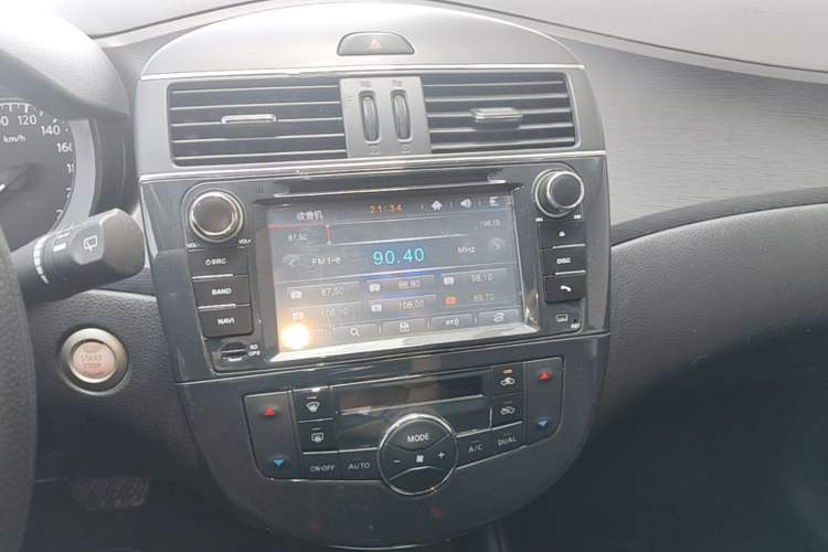 Used Nissan Tiida 2011 1.6L CVT Smart Version Audio And AC Panel
