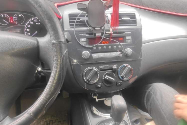 Used Nissan Tiida 2011 1.6L CVT Comfort Model Audio And AC Panel