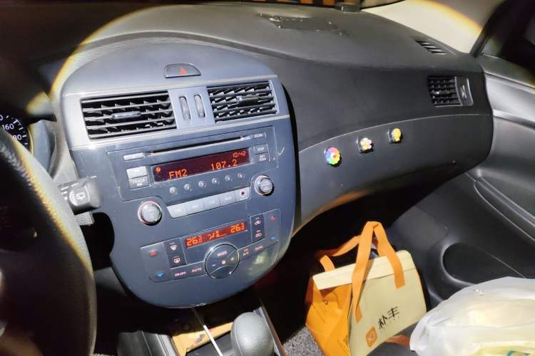 Used Nissan Tiida 2011 1.6L CVT Smart Version Audio And AC Panel