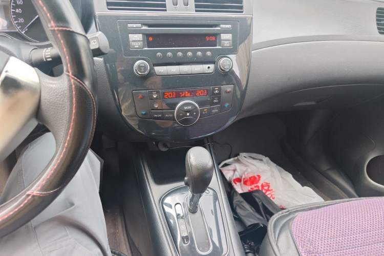 Used Nissan Tiida 2011 1.6L CVT Smart Version Audio And AC Panel