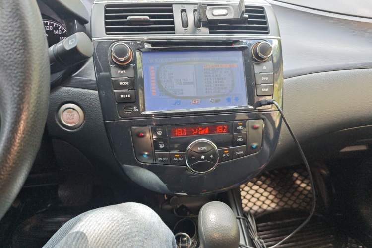 Used Nissan Tiida 2011 1.6L CVT Smart Version Audio And AC Panel