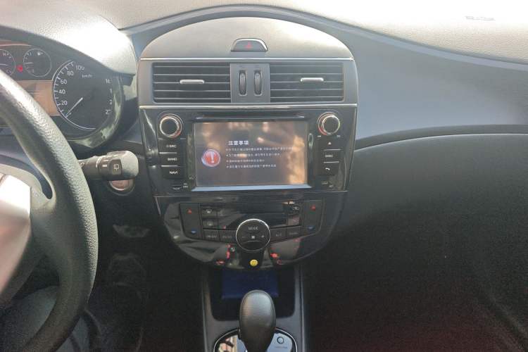 Used Nissan Tiida 2011 1.6L CVT Smart Version Audio And AC Panel